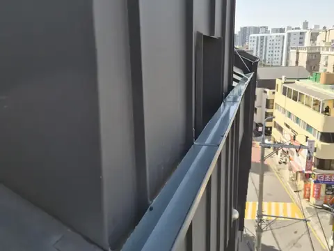 강서구 마곡동 빌라 지붕 끝 물받이 (물받이재시공 안내, 처마물받이시공 관련 서비스)